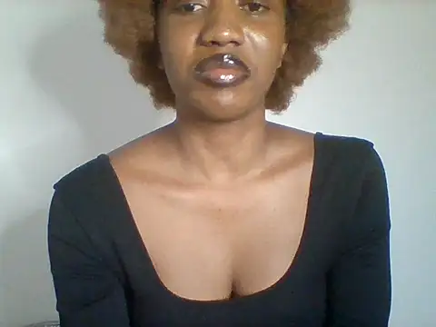Queeen model online show from 07-16-26, 11:35