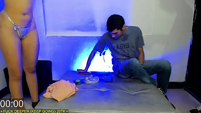 Threesome-no-mercy online show from 02-02-26, 07:35