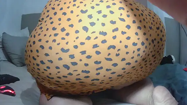 BustyThickyAss online show from 10-01-25, 05:50