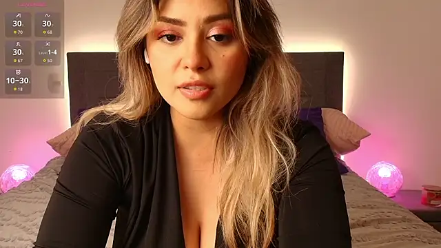 Snapshot of Celiahenn chatting on 02-16-26, 01:04 Celiahenn online show from 02-16-26, 01:04