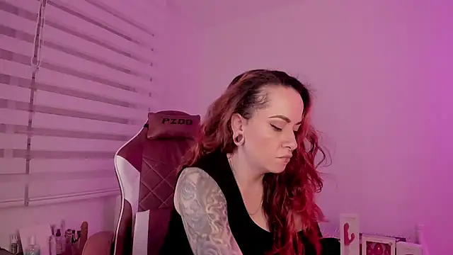 Snapshot of Domina_Deivis chatting on 03-08-25, 06:10 Domina Deivis online show from 03-08-25, 06:10