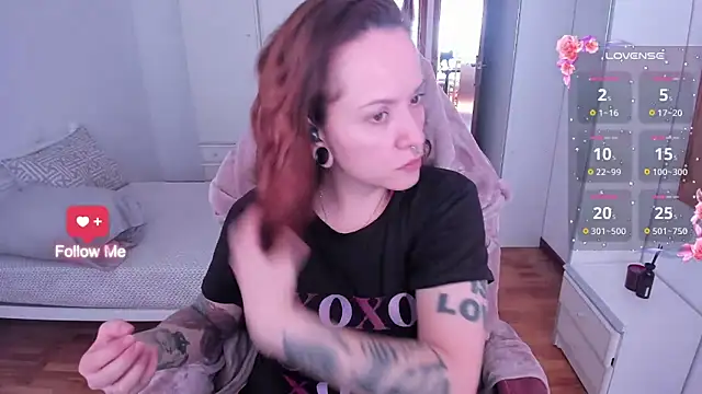 Snapshot of Domina_Deivis chatting on 10-15-25, 11:18 Domina Deivis online show from 10-15-25, 11:18
