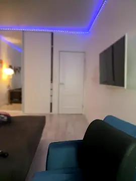 HoneySweetBee online show from 11-23-25, 02:10