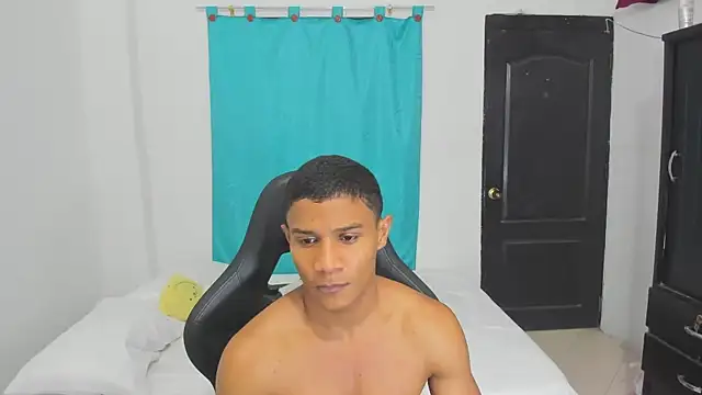 Snapshot of corzoethan chatting on 09-17-25, 11:07 corzoethan online show from 09-17-25, 11:07