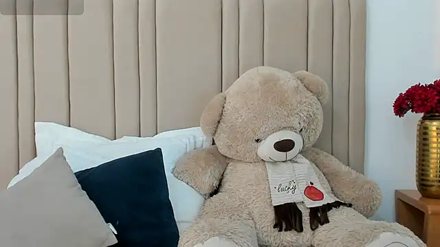 izadii online show from 03-18-26, 07:04