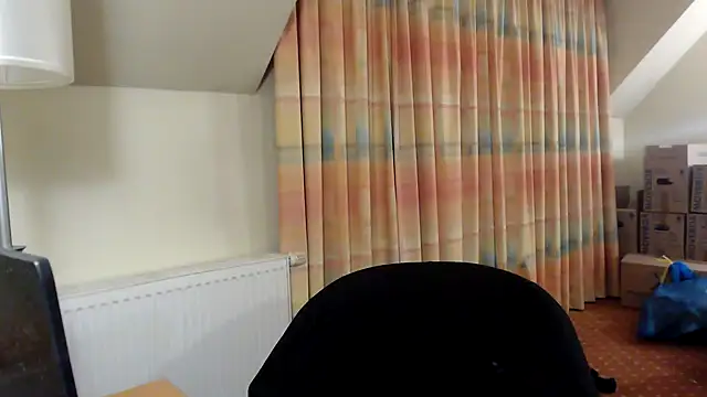 Snapshot of Princess-Lilly chatting on 01-04-25, 05:05 Princess-Lilly online show from 01-04-25, 05:05
