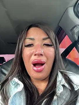 Snapshot of RuslanaXX chatting on 03-01-26, 06:24 RuslanaXX online show from 03-01-26, 06:24