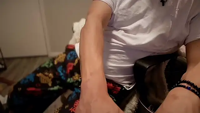 Mikeypnp1494 online show from 04-09-26, 04:58