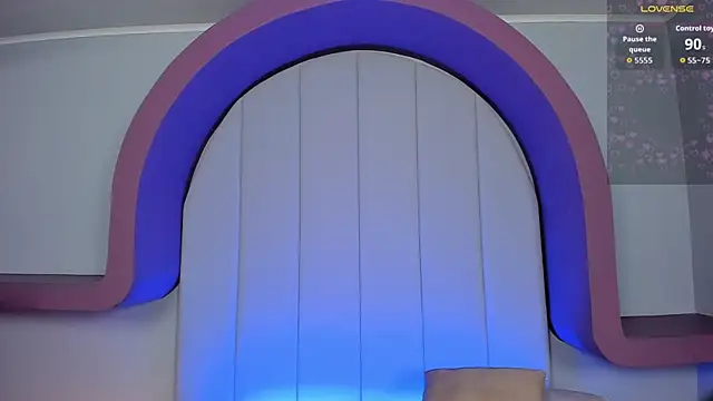 lexiethompson  online show from 09-12-25, 12:16