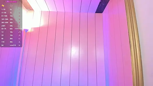 lexiethompson  online show from 12-15-25, 12:11