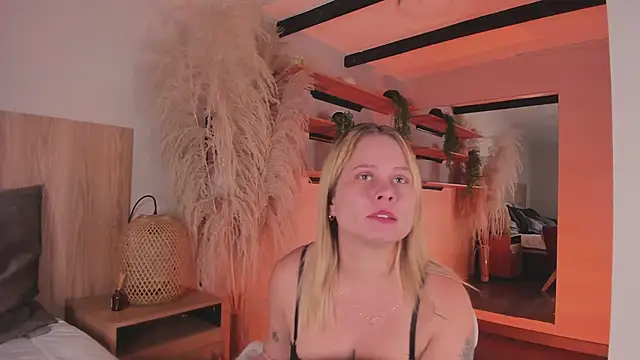 Snapshot of stefanny_ruiz_ chatting on 03-12-25, 12:26 stefanny ruiz online show from 03-12-25, 12:26