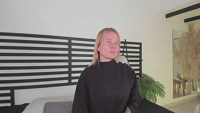 Snapshot of stefanny_ruiz_ chatting on 02-18-25, 12:28 stefanny ruiz online show from 02-18-25, 12:28