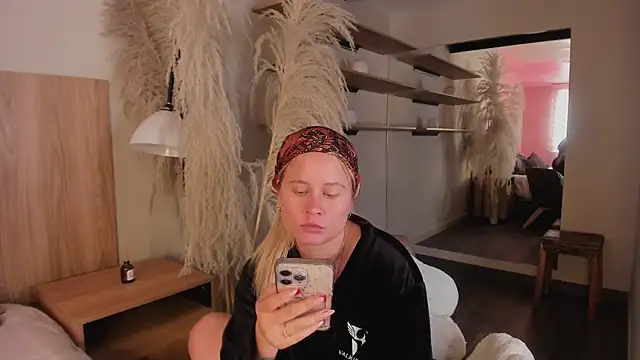 Snapshot of stefanny_ruiz_ chatting on 03-01-25, 04:33 stefanny ruiz online show from 03-01-25, 04:33