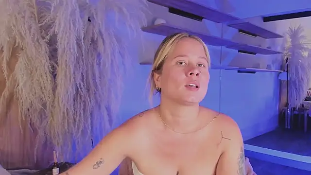 Snapshot of stefanny_ruiz_ chatting on 02-27-25, 03:15 stefanny ruiz online show from 02-27-25, 03:15