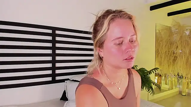 Snapshot of stefanny_ruiz_ chatting on 02-02-25, 05:37 stefanny ruiz online show from 02-02-25, 05:37