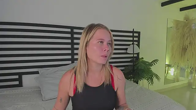 Snapshot of stefanny_ruiz_ chatting on 01-30-25, 12:16 stefanny ruiz online show from 01-30-25, 12:16