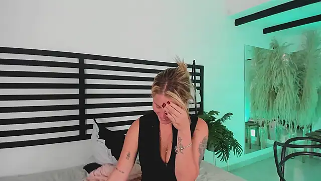 Snapshot of stefanny_ruiz_ chatting on 01-28-25, 06:28 stefanny ruiz online show from 01-28-25, 06:28