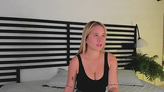 Snapshot of stefanny_ruiz_ chatting on 02-06-25, 12:26 stefanny ruiz online show from 02-06-25, 12:26