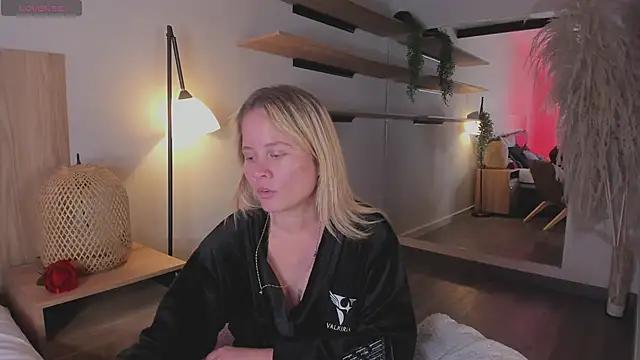 Snapshot of stefanny_ruiz_ chatting on 03-13-25, 04:23 stefanny ruiz online show from 03-13-25, 04:23