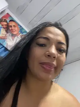 Snapshot of valeryDugglass chatting on 10-17-25, 02:37 valeryDugglass online show from 10-17-25, 02:37