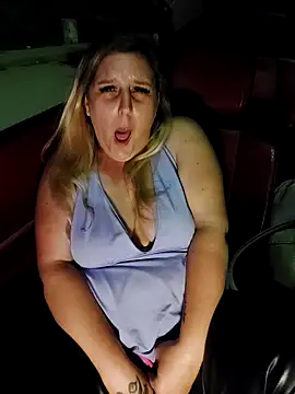 BecciDeluxe online show from 11-15-25, 02:37