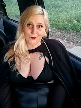 BecciDeluxe online show from 01-11-26, 04:58