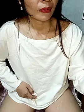 Blythe 69 online show from 10-31-25, 01:02