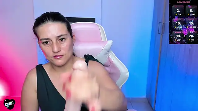 Saskyaa online show from 11-26-25, 02:28