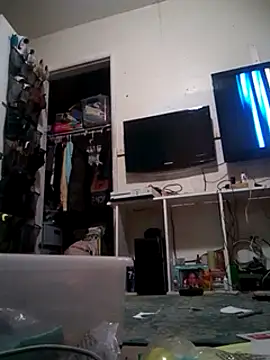 Snapshot of LongDickZee562 chatting on 02-05-25, 04:16 LongDickZee562 online show from 02-05-25, 04:16