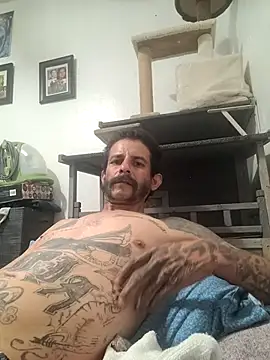 Snapshot of LongDickZee562 chatting on 10-29-25, 07:18 LongDickZee562 online show from 10-29-25, 07:18