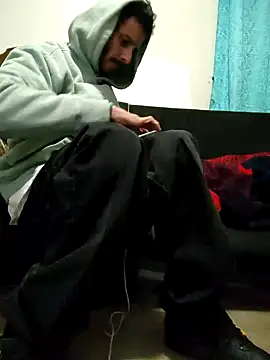 Snapshot of LongDickZee562 chatting on 01-15-25, 06:43 LongDickZee562 online show from 01-15-25, 06:43