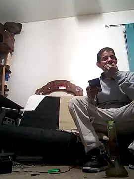 Snapshot of LongDickZee562 chatting on 03-06-25, 06:19 LongDickZee562 online show from 03-06-25, 06:19