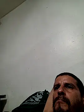 Snapshot of LongDickZee562 chatting on 09-18-25, 08:17 LongDickZee562 online show from 09-18-25, 08:17