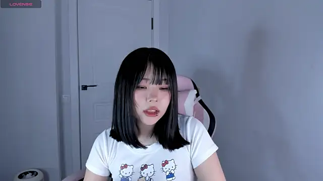 hee young11 online show from 12-05-25, 09:23