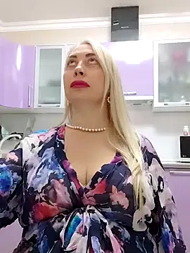 HotJanet online show from 01-28-25, 03:46