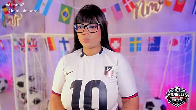 Snapshot of Nicolemorelli2 chatting on 06-19-26, 02:56 Nicolemorelli2 online show from 06-19-26, 02:56