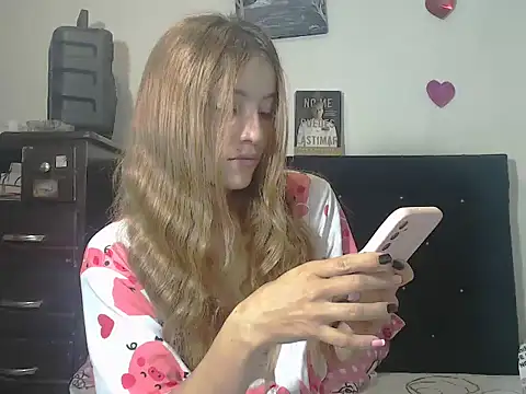 Snapshot of valerivegass chatting on 10-15-25, 02:47 valerivegass online show from 10-15-25, 02:47