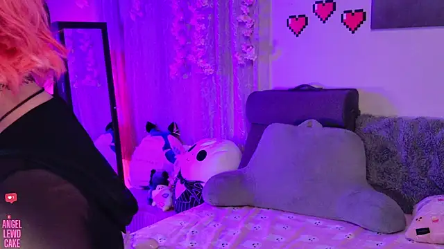 Angel-Lewd-Cake online show from 06-11-26, 12:54
