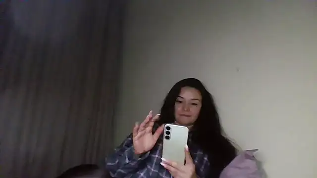 Linusya online show from 11-25-25, 06:19