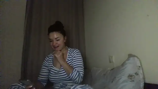 Linusya online show from 11-15-25, 04:55