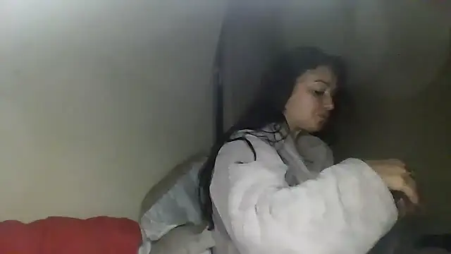 Snapshot of Linusya chatting on 09-21-25, 05:51 Linusya online show from 09-21-25, 05:51