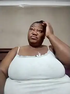 Snapshot of MATUREBUSSTY chatting on 02-12-26, 03:50 MATUREBUSSTY online show from 02-12-26, 03:50