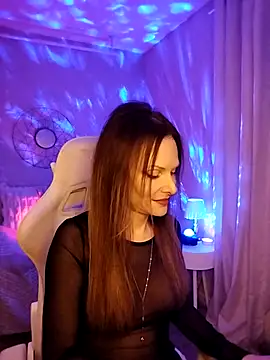 Luna Kitanna online show from 12-04-25, 10:31