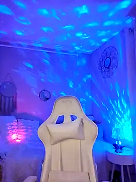 Luna Kitanna online show from 02-22-26, 05:47