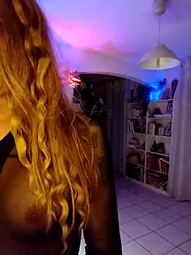 Luna Kitanna online show from 11-02-25, 09:09