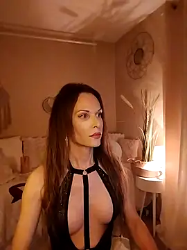 Snapshot of Luna_Kitanna chatting on 05-02-26, 06:13 Luna Kitanna online show from 05-02-26, 06:13