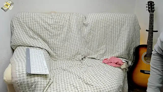 Snapshot of layneinchains chatting on 02-02-26, 01:54 layneinchains online show from 02-02-26, 01:54