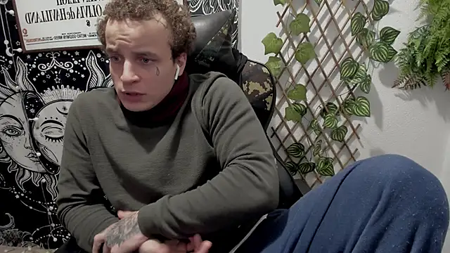 Snapshot of layneinchains chatting on 03-03-25, 04:26 layneinchains online show from 03-03-25, 04:26