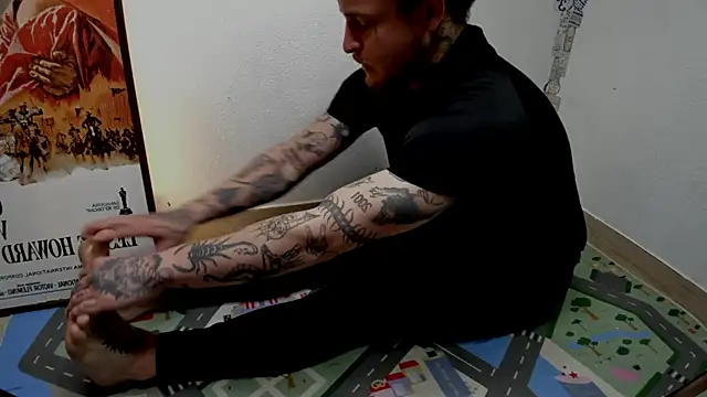 Snapshot of layneinchains chatting on 10-06-25, 08:48 layneinchains online show from 10-06-25, 08:48