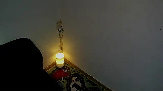 Snapshot of layneinchains chatting on 11-12-25, 08:40 layneinchains online show from 11-12-25, 08:40